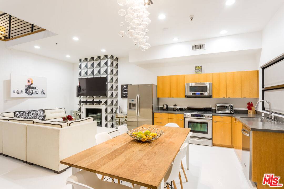 815 Hampton Dr 2BR Marina Del Rey La