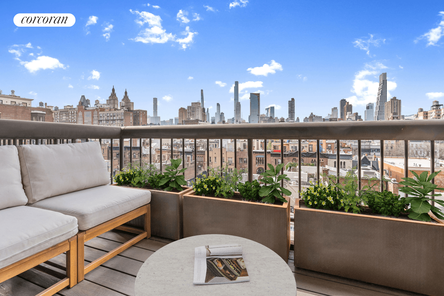 Introducing Residence 7F at The Austin Condominium a meticulously designed, mint condition home where sophistication meets effortless luxury.