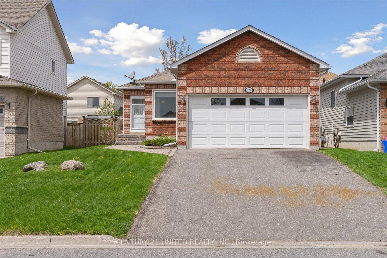 Welcome to 721 Trailview Drive This beautiful bungalow showcases 3 bedrooms, 2 bathrooms and is tucked away on a quiet street in Peterborough's Southeast end.