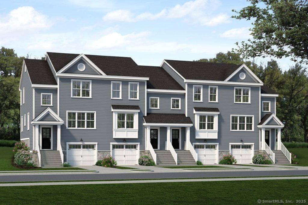 DISCOVER THE RESERVE AT STONEBRIDGE CROSSING From its location to its variety of home styles.