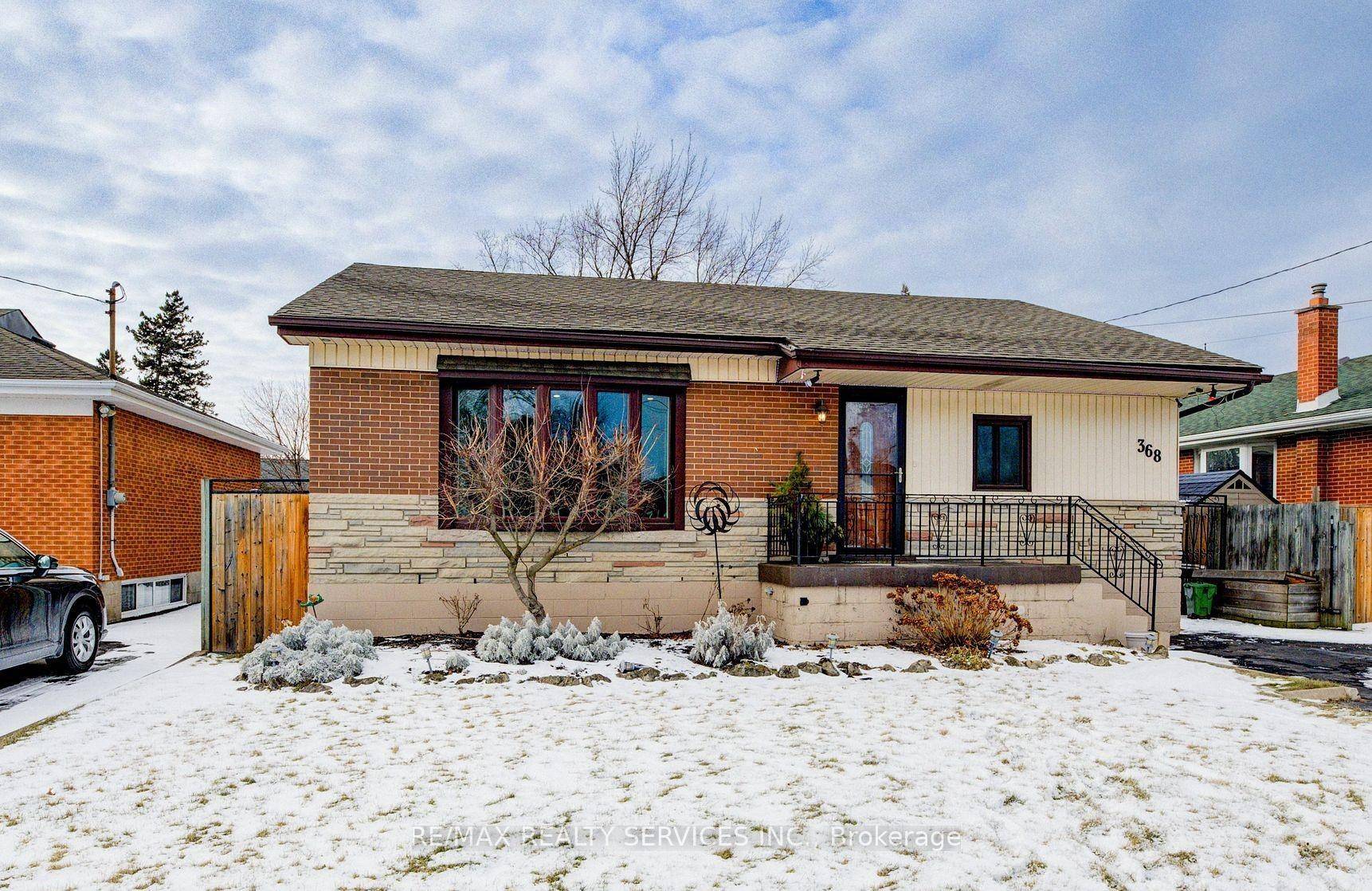 Spacious and Beautifully Finished 2 Bedroom Basement Apartment Available for Lease !