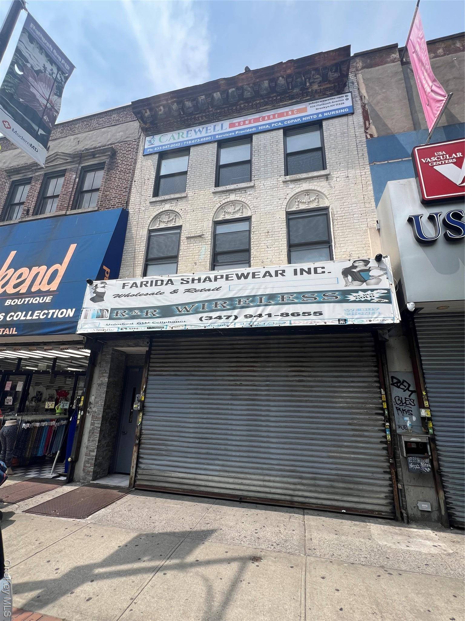Welcome to this recently renovated commercial building for sale located in this very high foot traffic on Flatbush and Church Ave, great location near by major retailer, banks, subway stations, ...