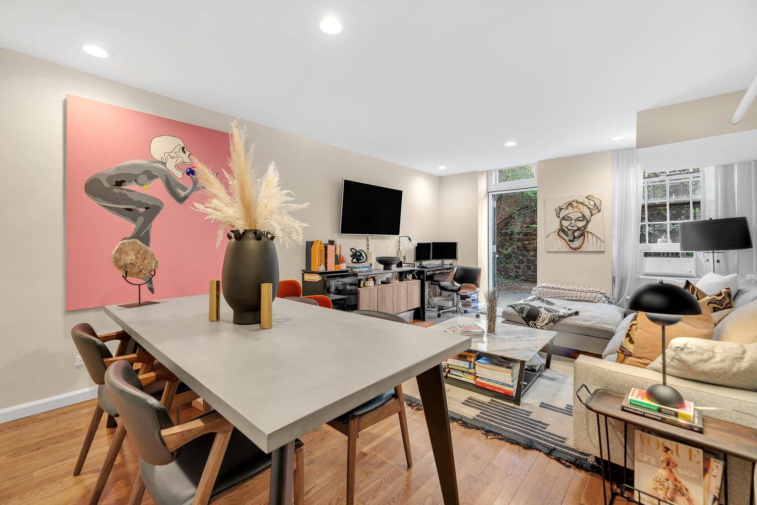 Move right into this bright, sprawling, newly renovated 2 bedroom 2 bath pre war home located in the heart of Greenwich Village and West Village.