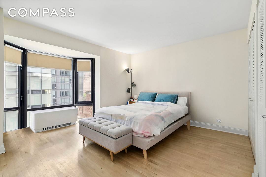 LOCATION, LUXURY, SPACE and VIEWS Gorgeous, spacious 1 bedroom apartment in the Ventana Luxury Condo building on 85th and Lex, just 1 block from the 4 5 6 trains and ...