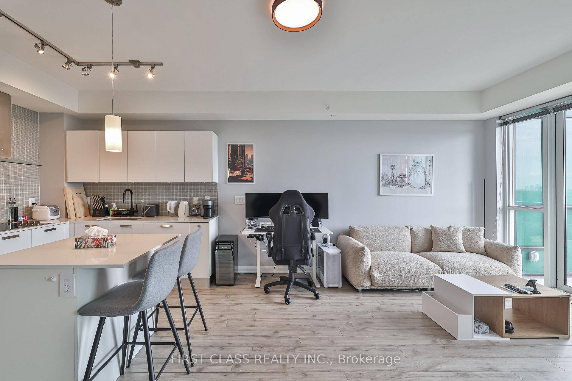 Welcome to Emerald Park, a Beautifully Furnished One Bedroom Unit Perfectly Situated at Yonge and Sheppard.