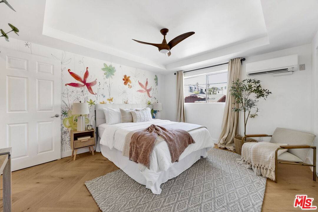 1351  N Orange Dr 1BR Hollywood Hills East La