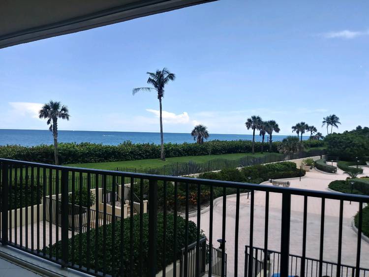 Welcome to Ocean Trail Condos in Jupiter, paradise awaits in this well appointed two bedroom, two bathroom condominium.