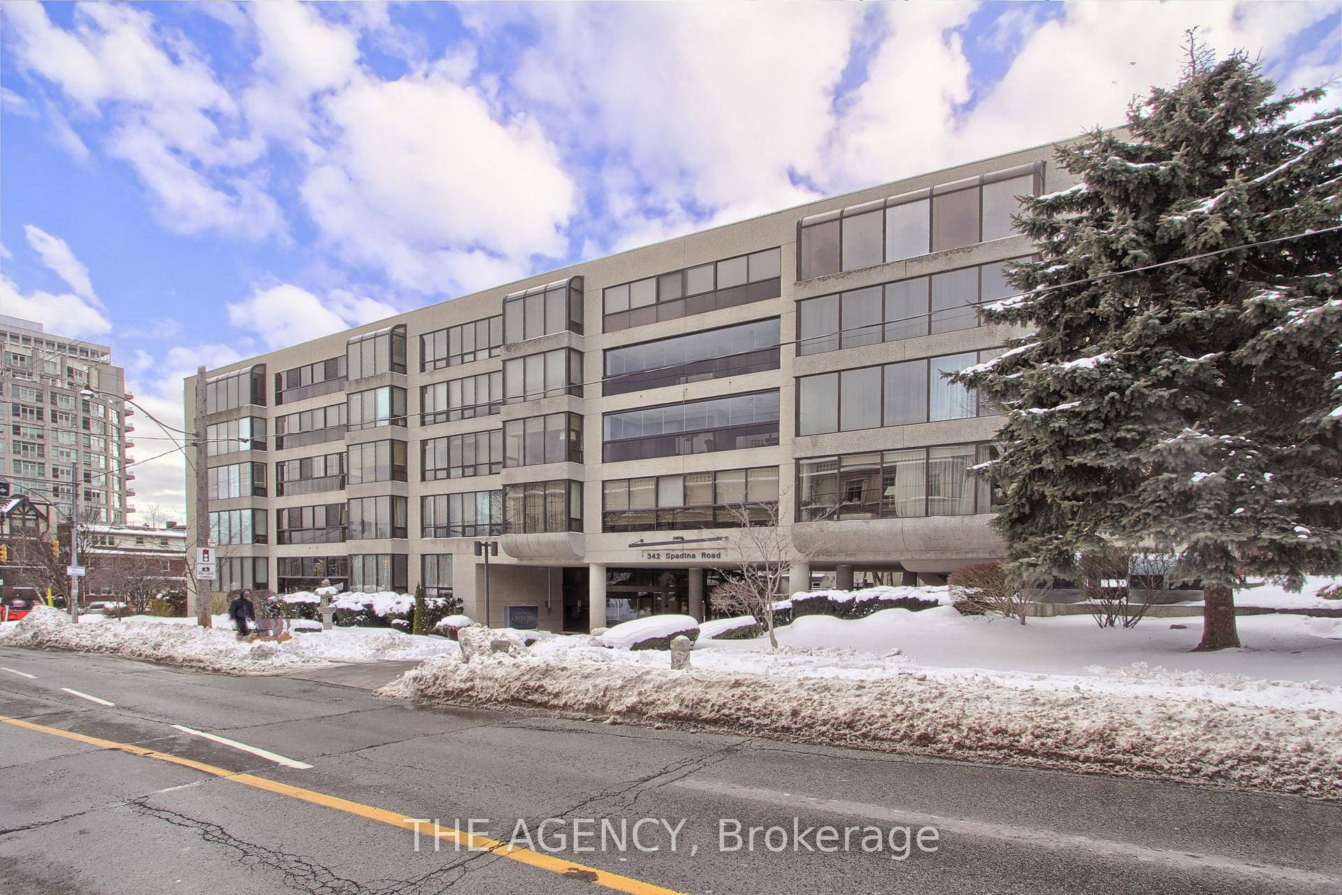 Welcom to this remarkable spacious location nested in the Churchill Residence, a quiet low rise 20 suite condominium.