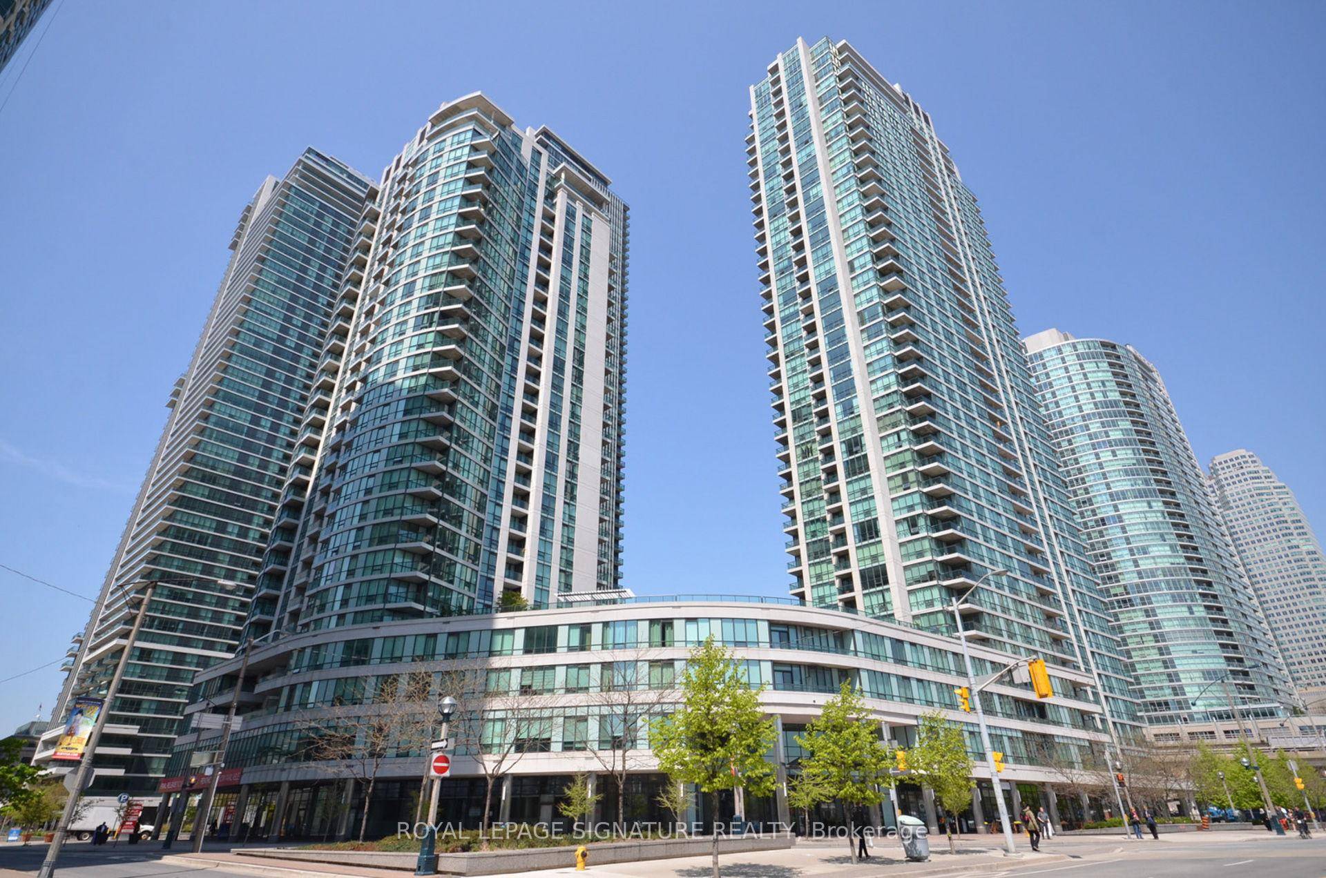 Gorgeous Modern Reno At The Popular Pinnacle Towers !