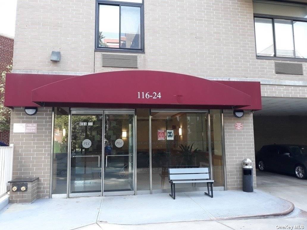 Bright amp ; Beautiful Luxury 2 Bedroom At The Park Lane Condos In The Heart Of Kew Gardens Area.