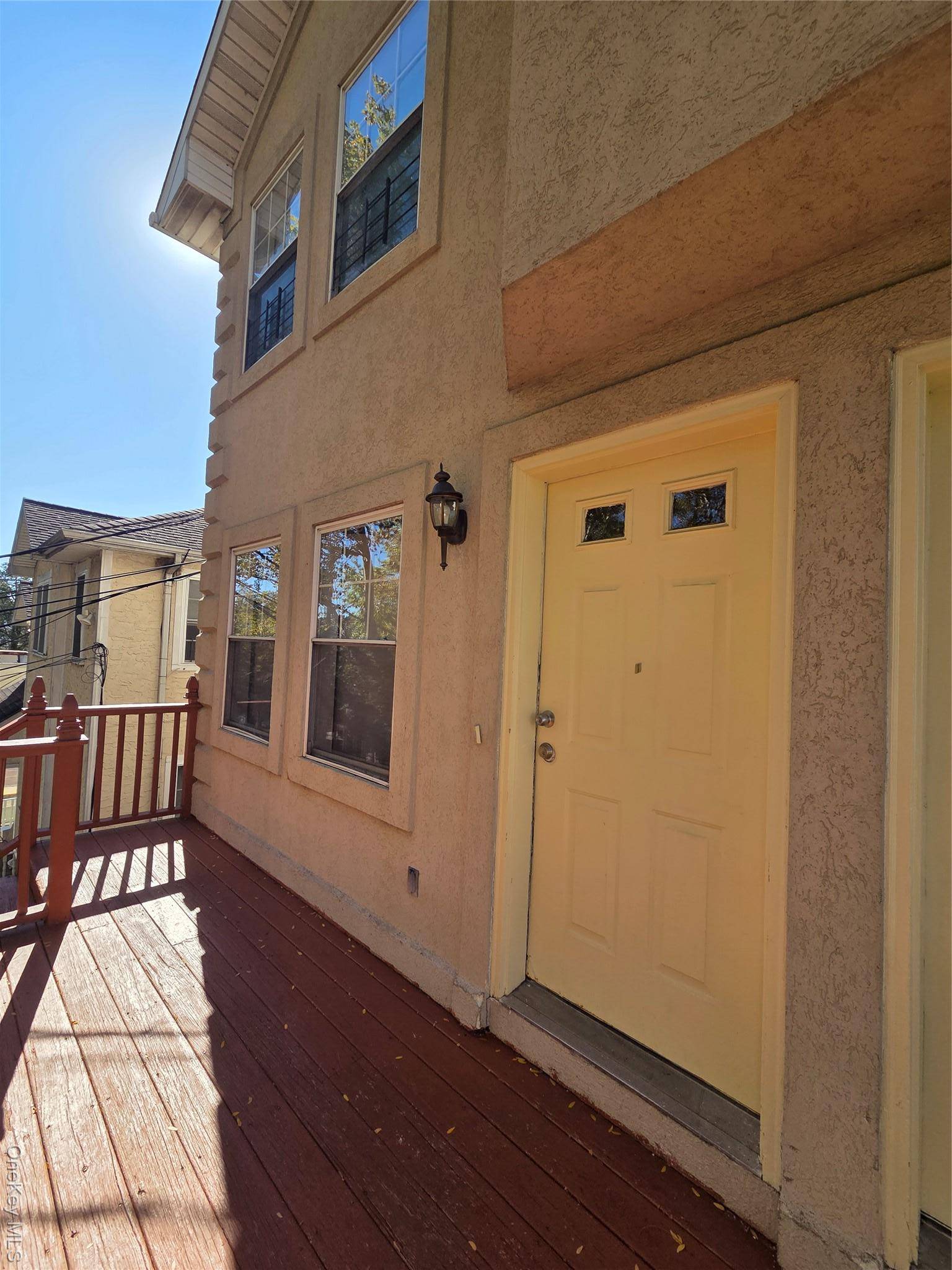 Welcome to this spacious 4 bedroom, 2 bath apartment on desirable North Terrace !