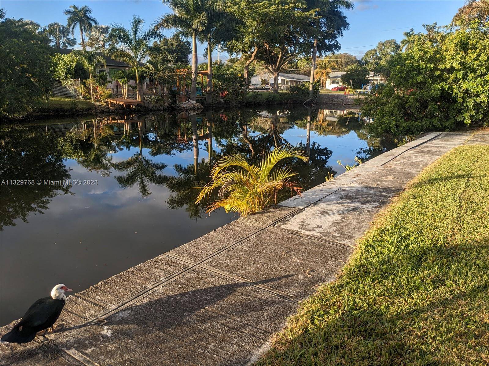AMAZING WATERFRONT PROPERTY !