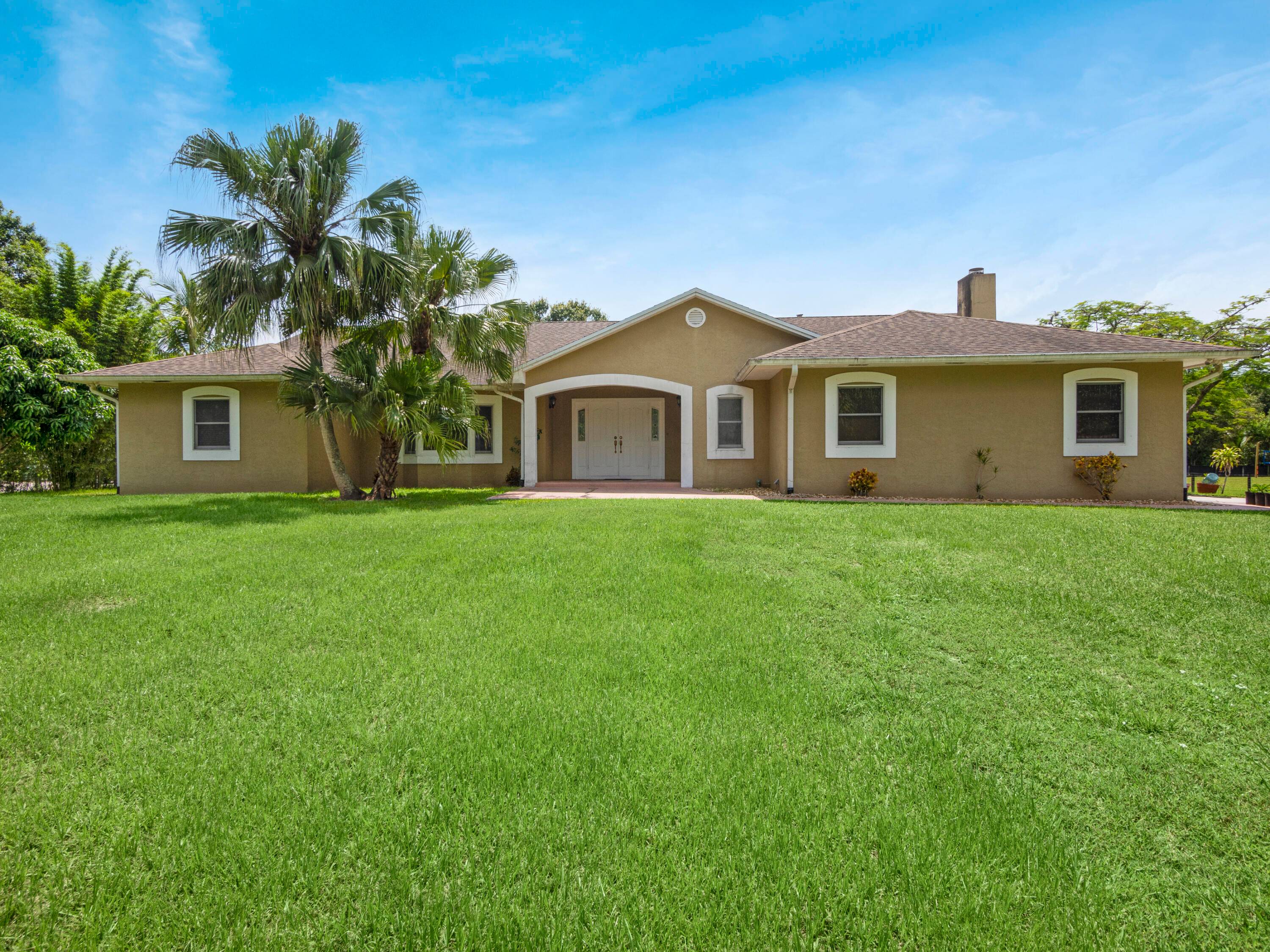 Jupiter Farms Gem on beautiful Mellen Lane !