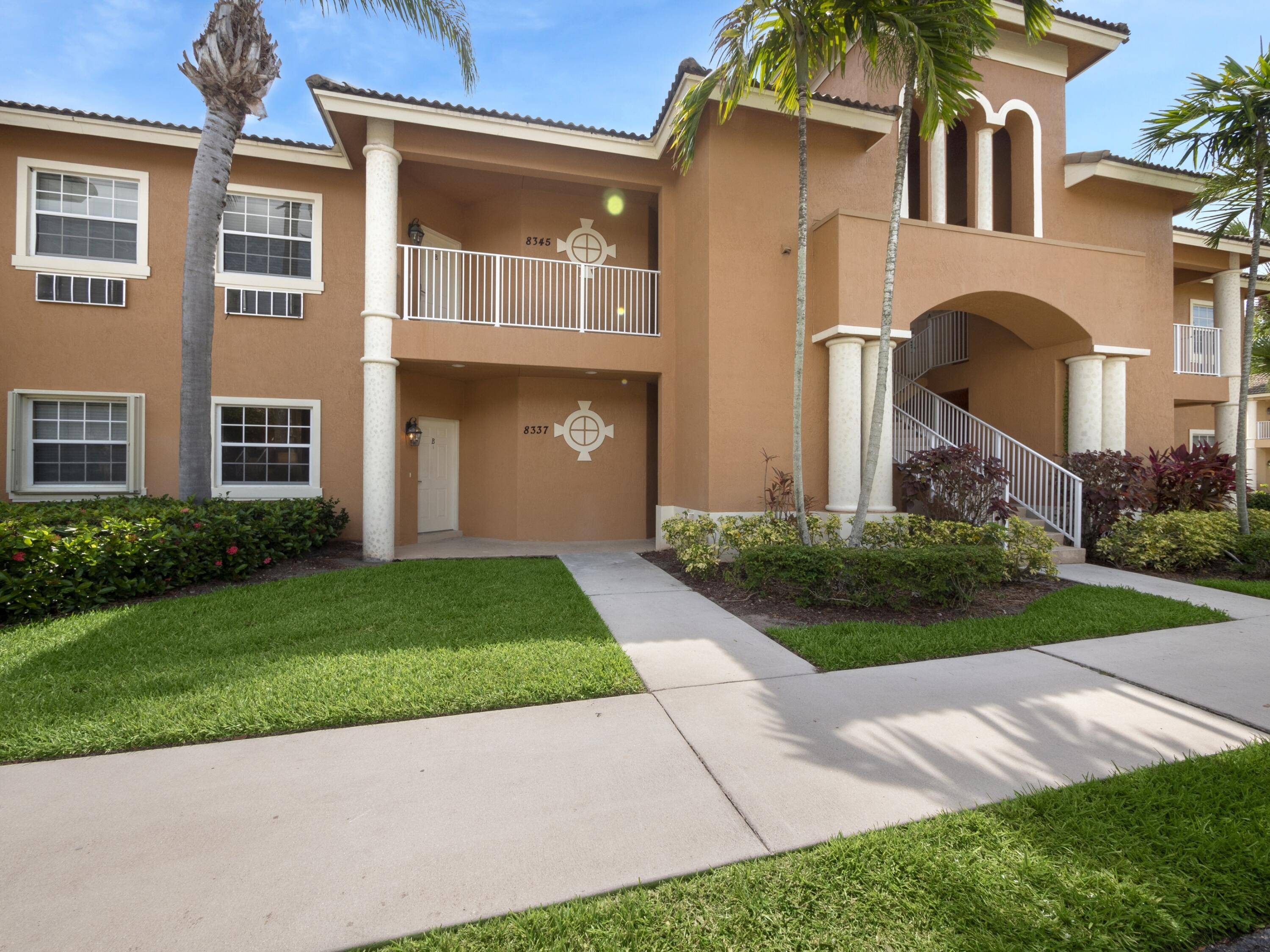 Fantastic renovated 1st floor apartment in Castle Pines.