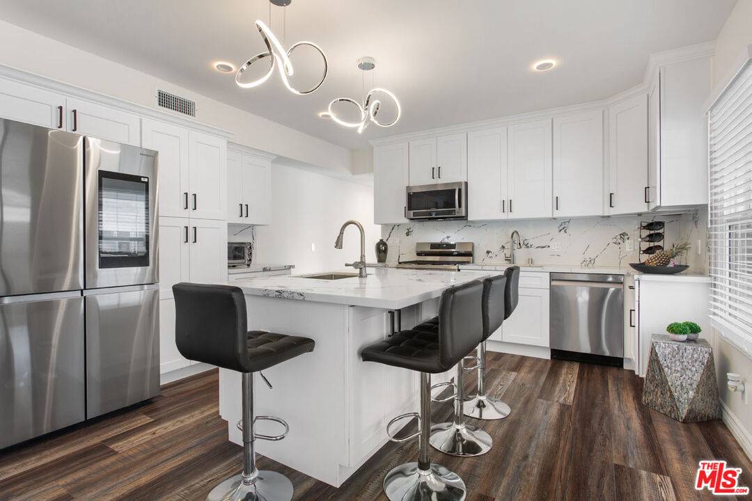 5542 Harold Way 4BR Hollywood Hills East La