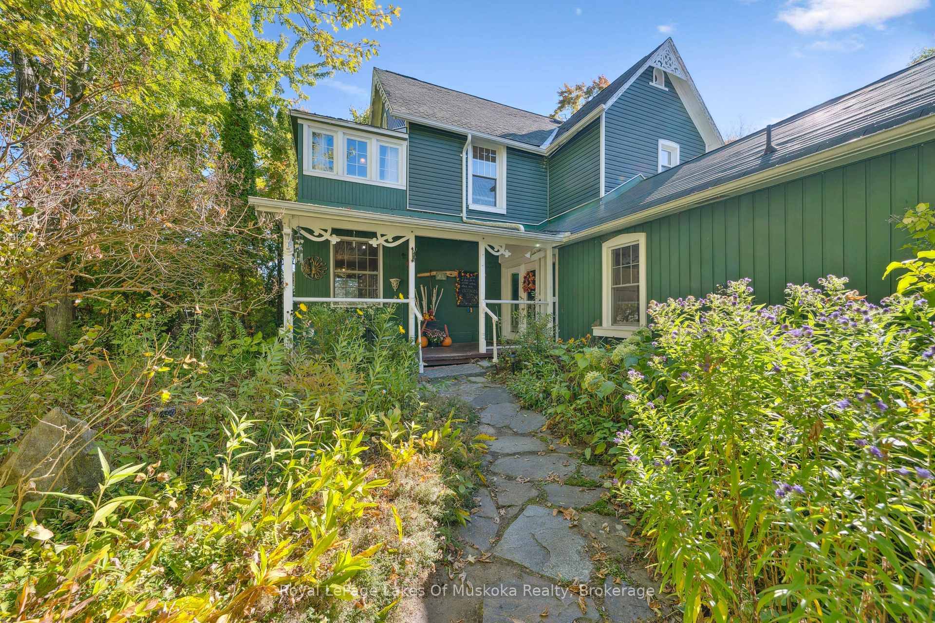 3 BDRM HOME 1 BDRM APARTMENT SEPARATE 269 SQFT STUDIO OFFICE 23'x11' WORKSHOP GARAGE.