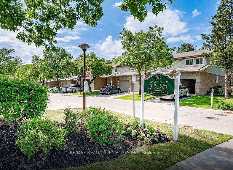 Perfect Opportunity To Rent A 3 Bedroom Townhouse In Meadowvale, Backing On To Greenery.
