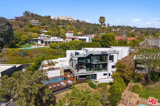 12002   Benmore Ter Brentwood LA