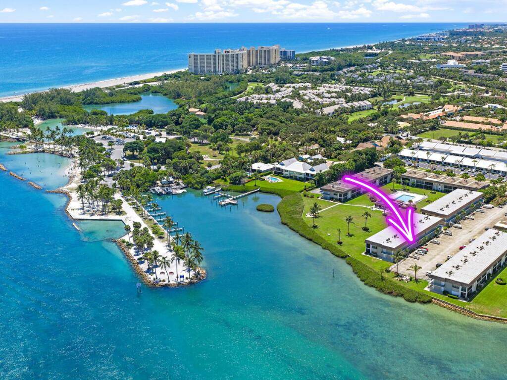 Charming 2BR 2BA condo in a peaceful 55 waterfront community in the heart of Jupiter.