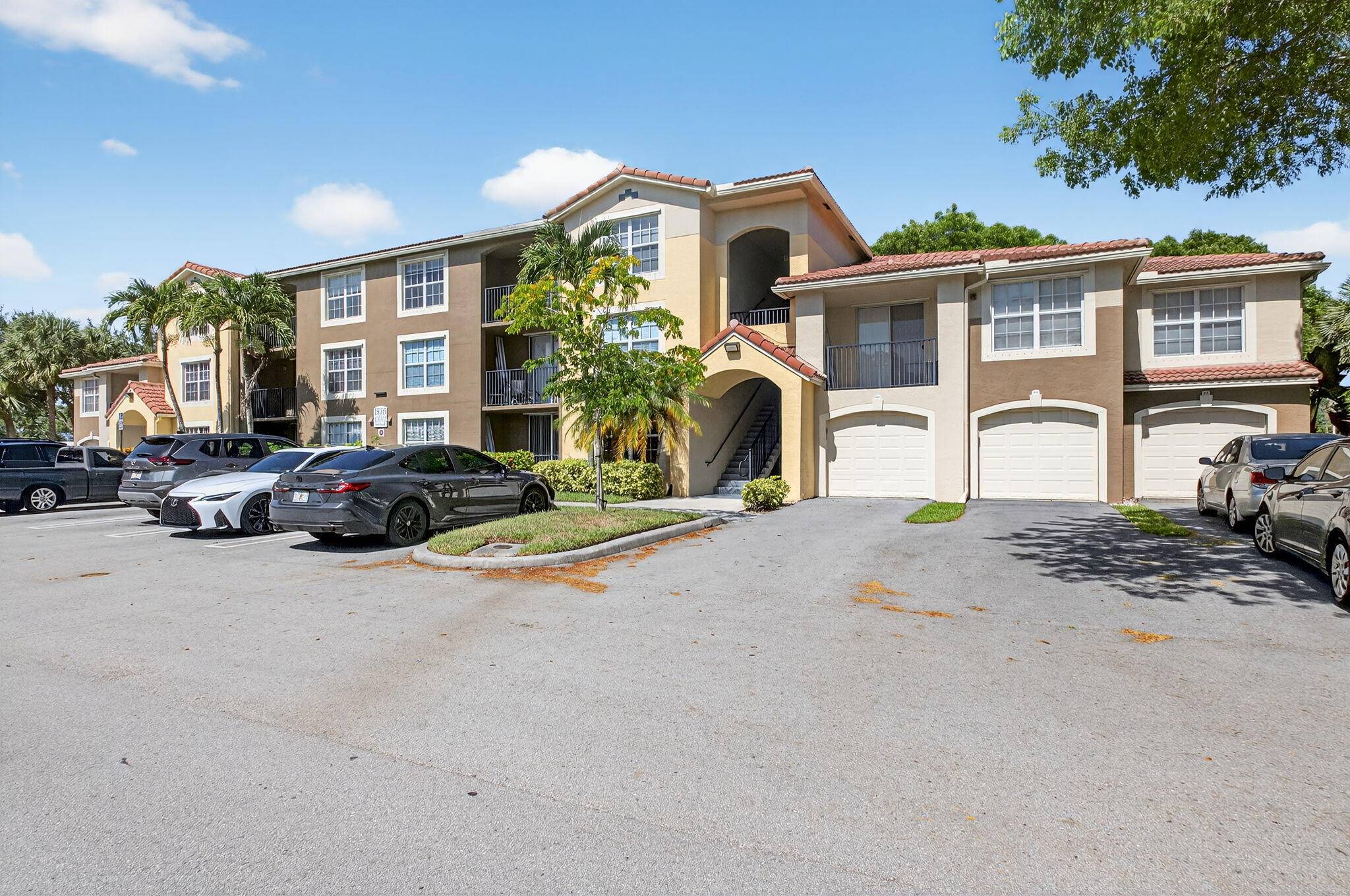 FULLY FUNDED RESERVES LOW HOA.