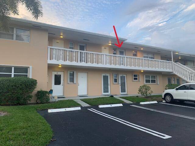 BEAUTIFUL UPDATED AND FULLY FURNISHED UNIT.
