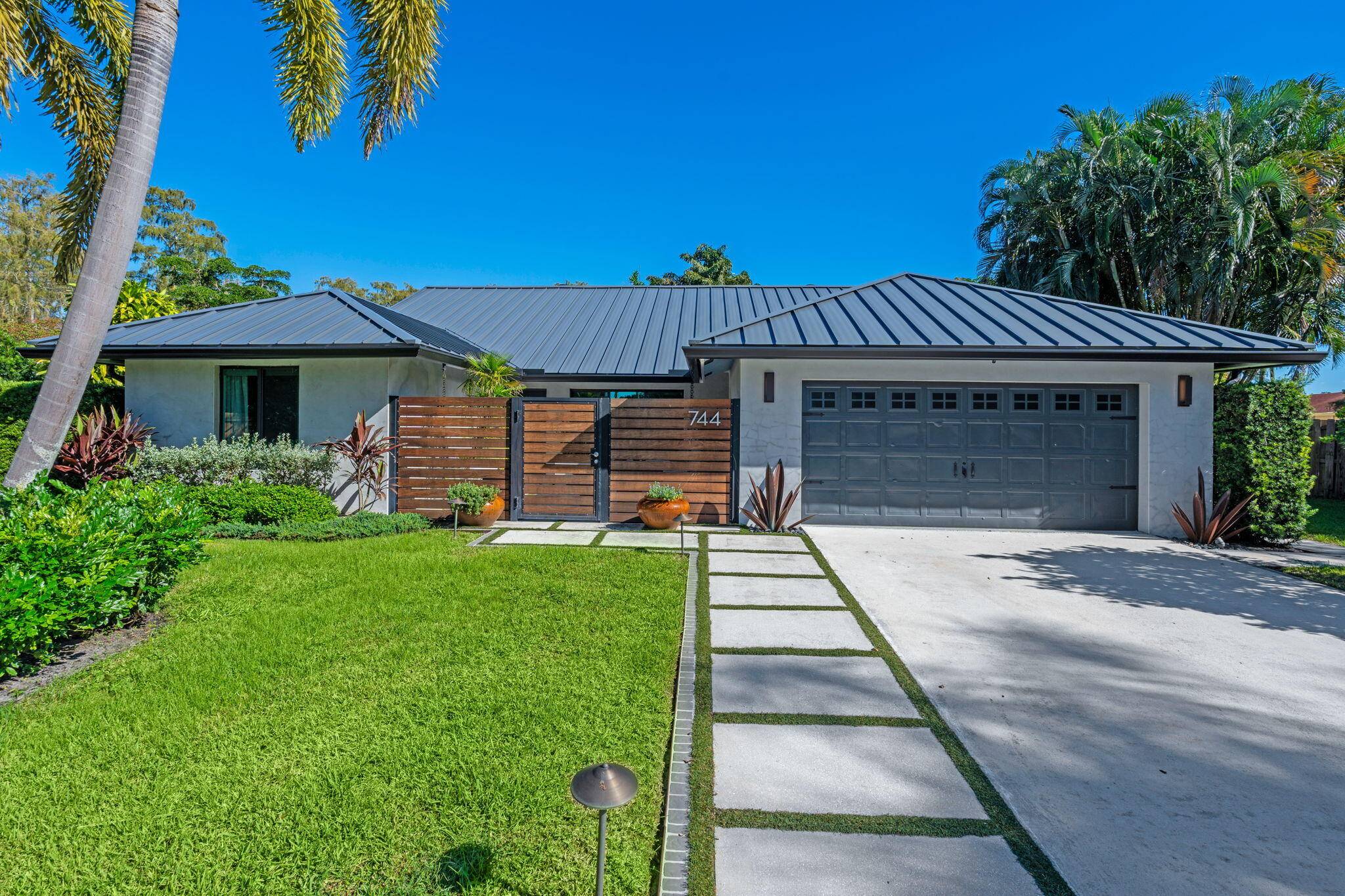 Beautifully updated 4 bedroom, 2 bath single family home in the heart of Wellington !