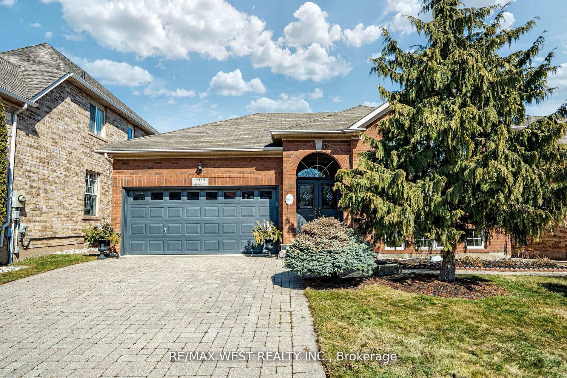 Mature quiet amp ; friendly neighbourhood close to schools, offers comfort, functionality, and flexibility perfect for families seeking an adaptable living space.