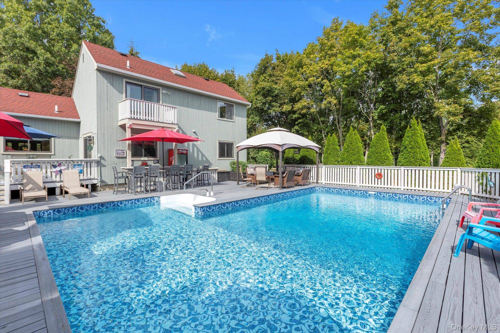 Welcome to your Jamesport Retreat !