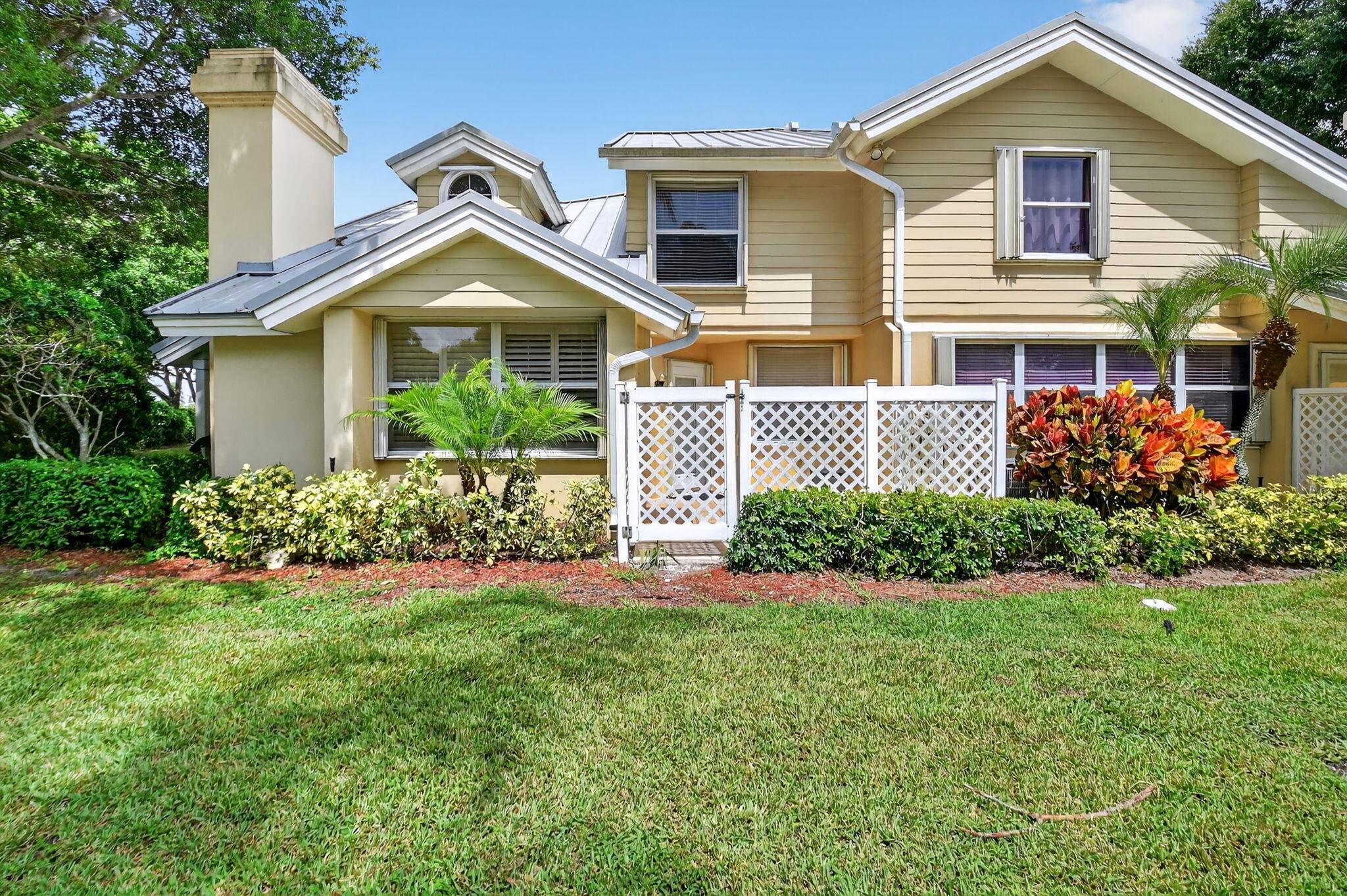 PERFECTION AWAITS YOU. LOCATED IN A PRIVATE CORNER OF THIS WELL MAINTAINED COMMUNITY, YOU WILL FIND A FRESHLY PAINTED UNIT WITH NEW SOARING KNOCKDOWN CEILINGS.