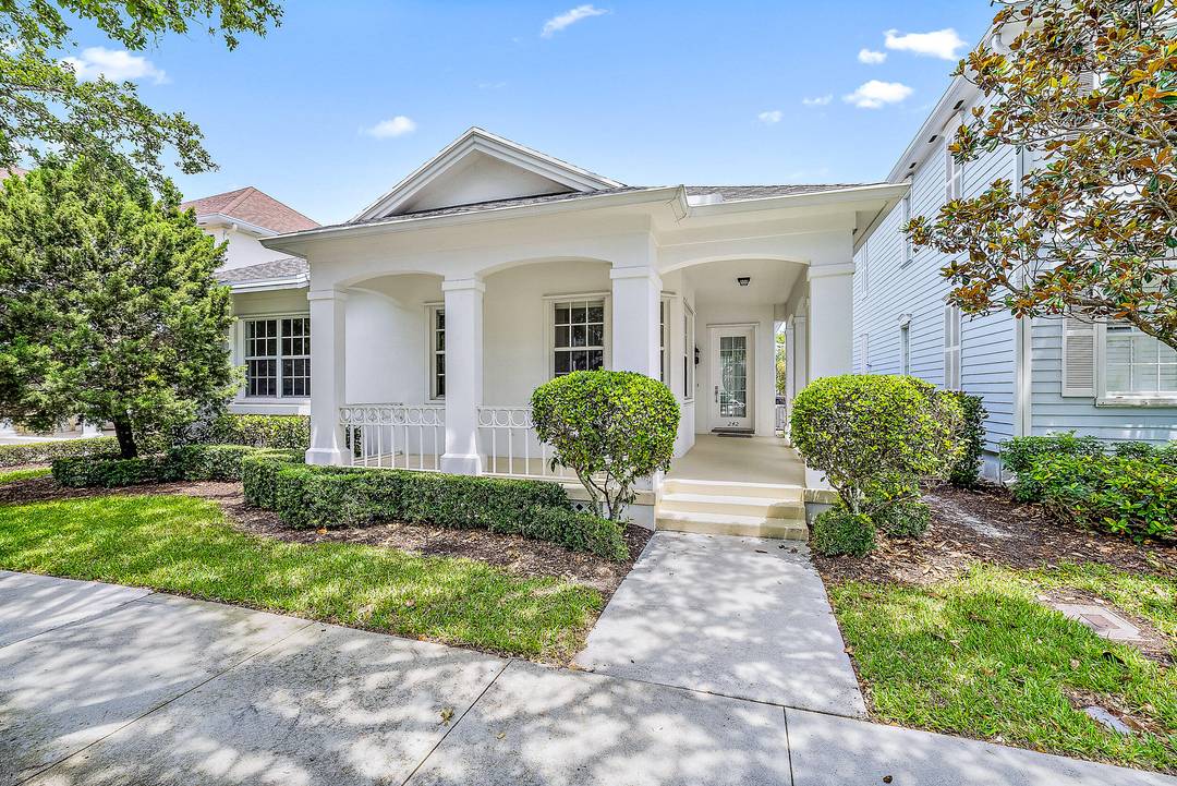 New Haven at Abacoa pool home charmer !