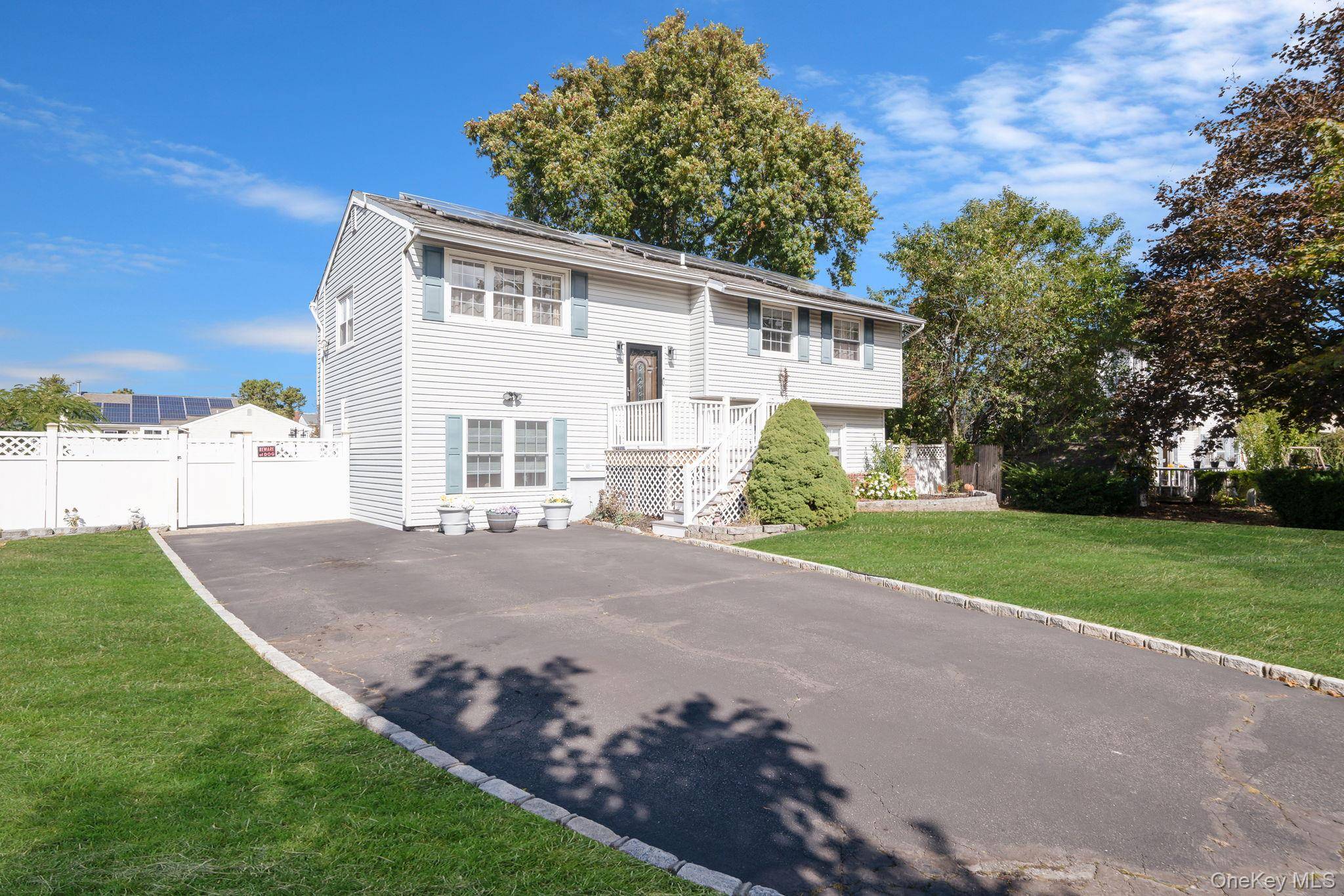 Magnificent 5 bedroom 2 bath Hi Ranch in Medford.