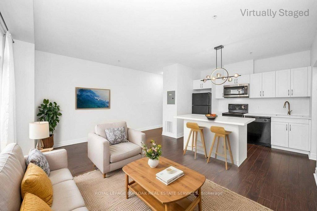 Bright and Modern 1 Bed in Trendy Kerr Village !