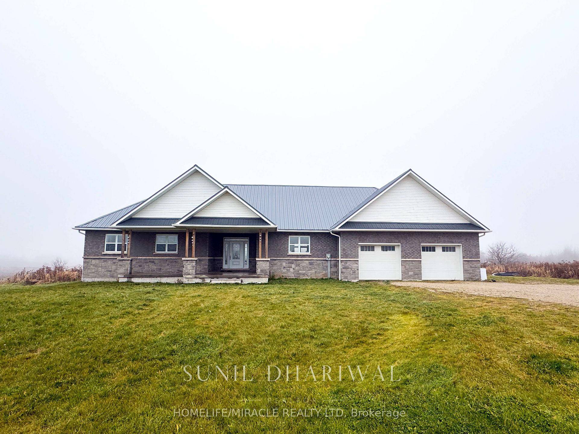 Beautiful home situated on 90.