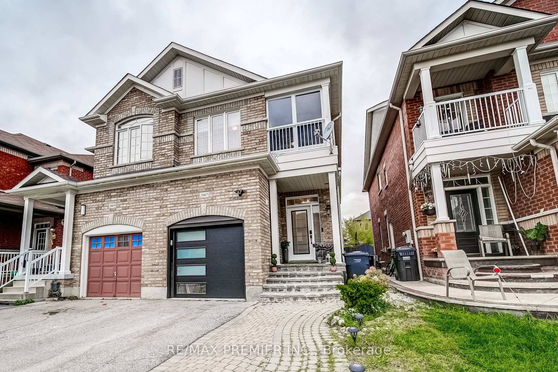 Welcome to 3067 Doyle Street, Mississauga a beautifully updated 4 1 bedroom, 4 bathroom semi detached home that perfectly blends style, comfort, and functionality.