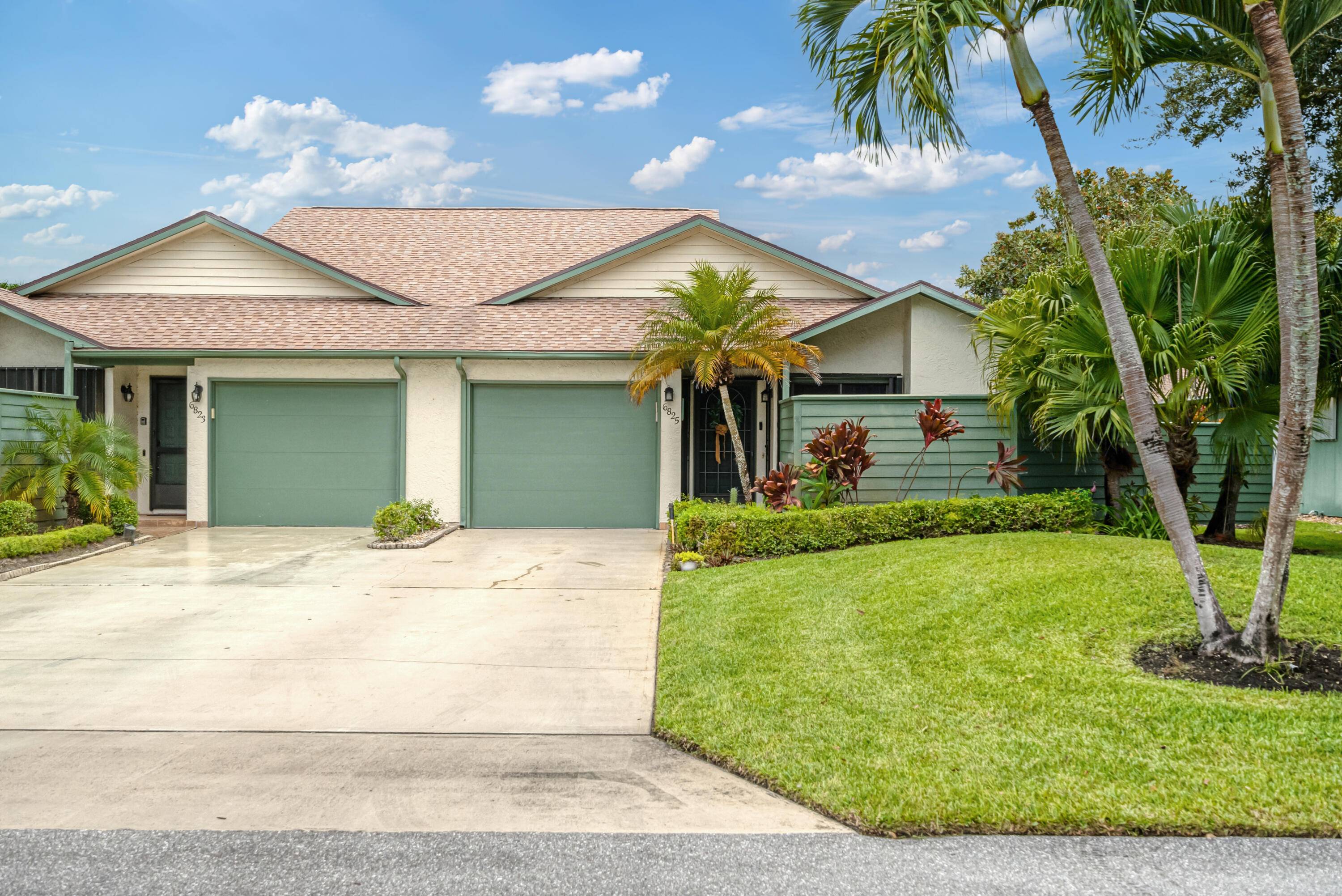 This villa is in the perfect location overlooking tee box number two.