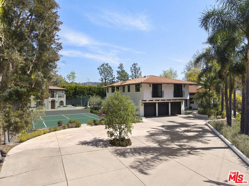 7651 Willow Glen Rd 4.0 Hollywood Hills East LA