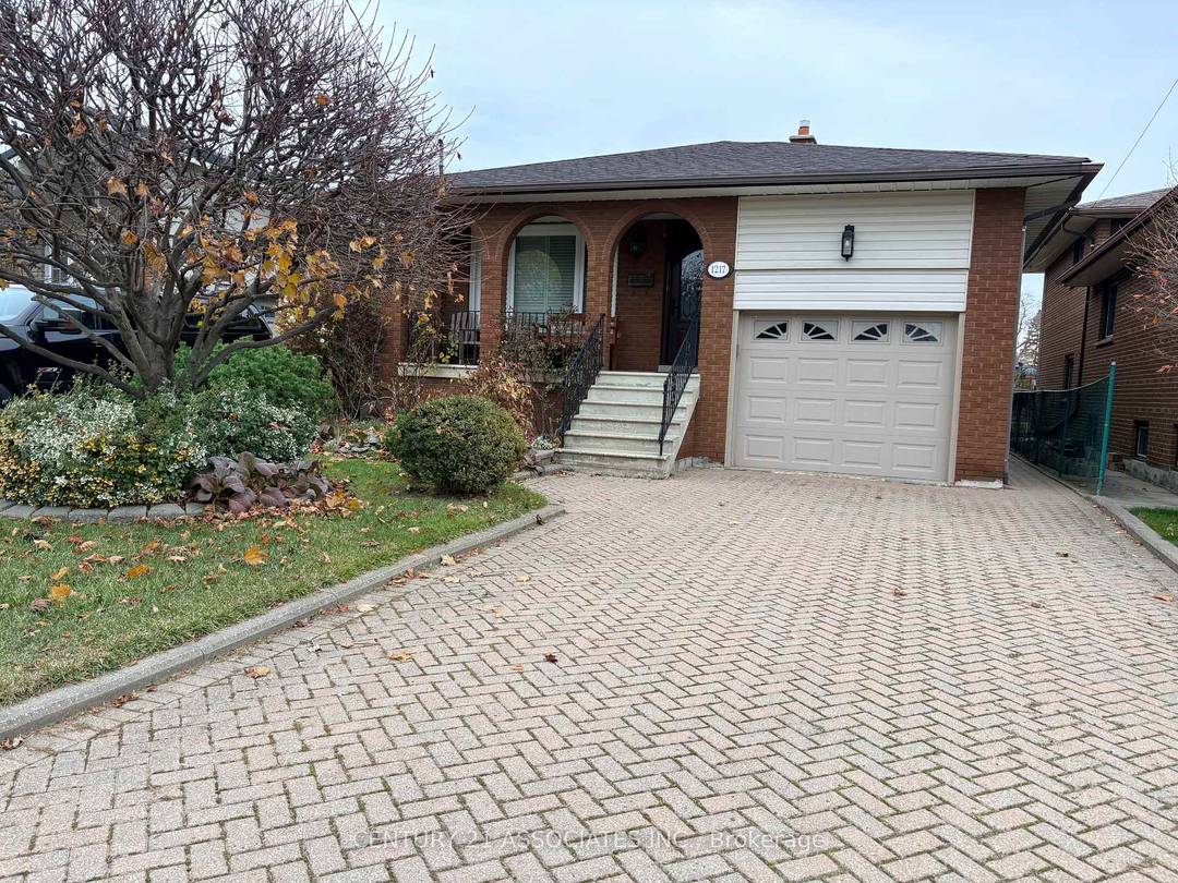 Potential for TWO income suites.