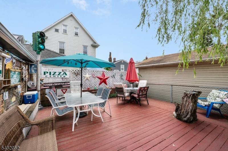 This spacious 3 bed room 1.
