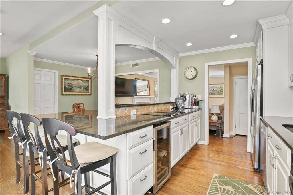 Beautifully expanded Glenbrook cape in move in condition !