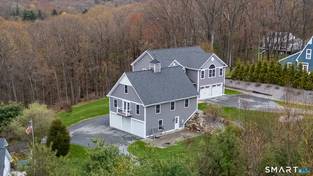 3, 596 sq ft between all three floors !