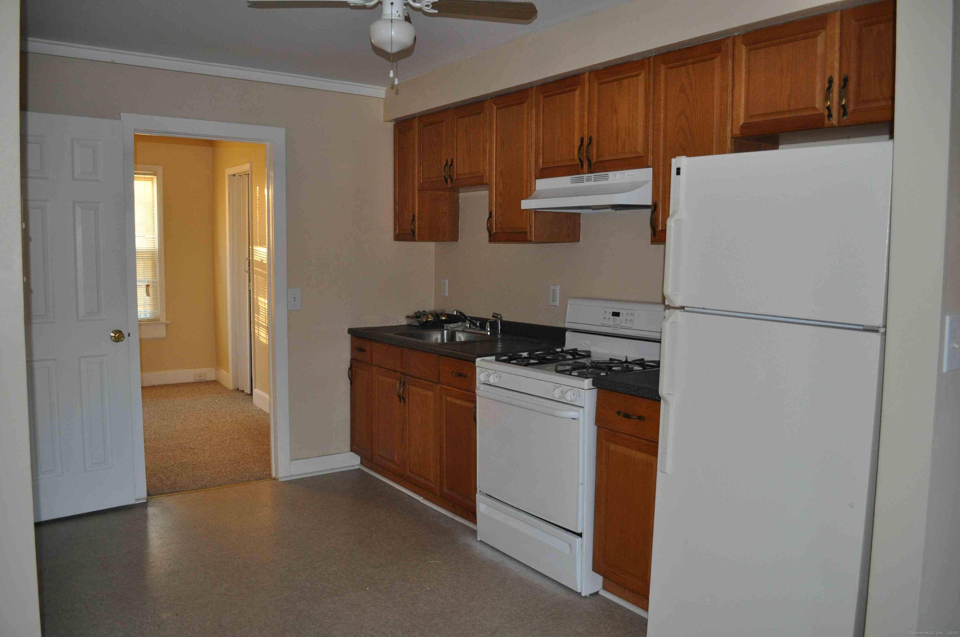 4 Family House for Sale 13 Slocum, Norwalk, CT Spacious Multi Unit Opportunity in Prime Location Property Overview Discover a fantastic investment or owner occupied opportunity with this well maintained ...