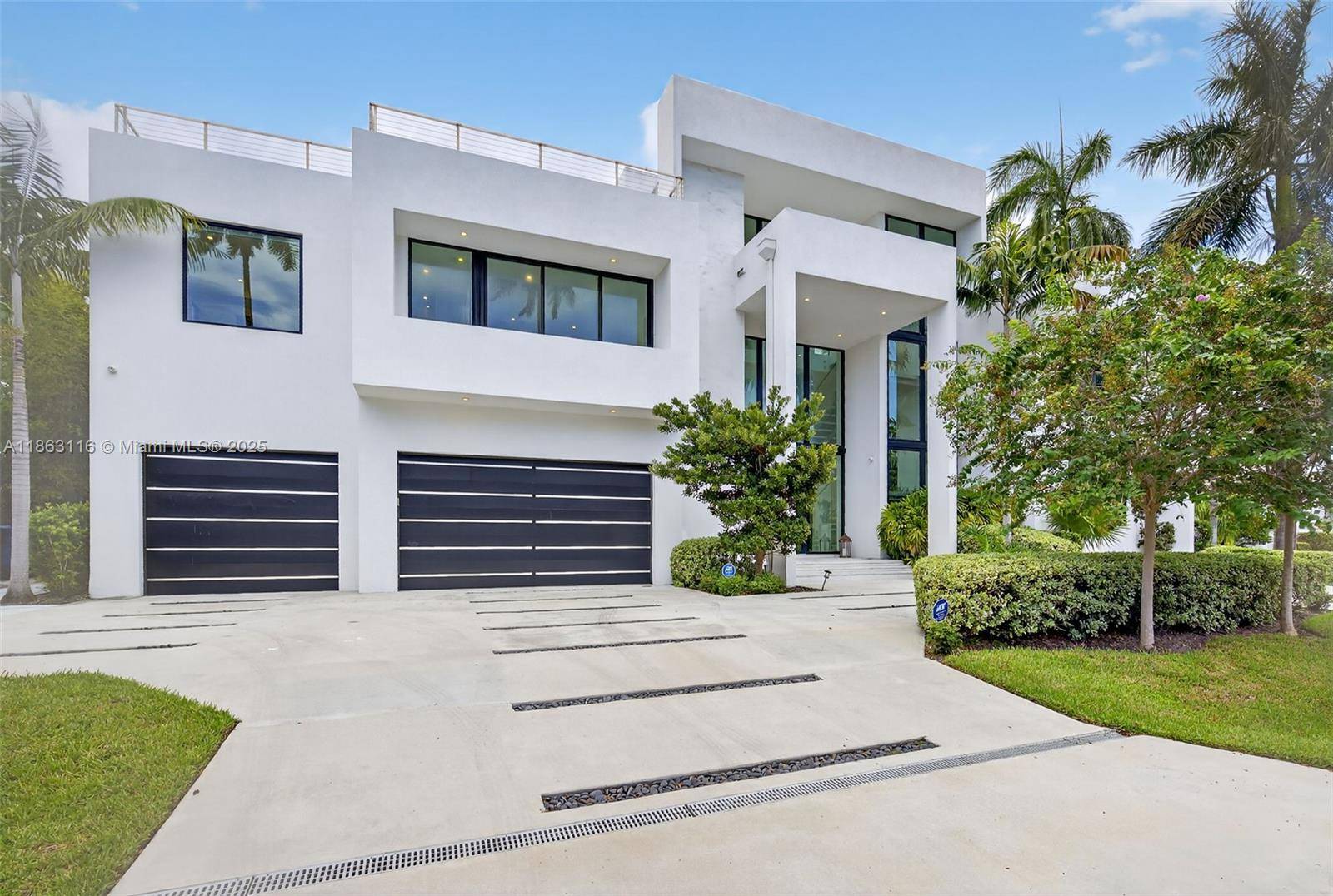 Ultra modern new construction in Fort Lauderdale s prestigious Las Olas Isles !