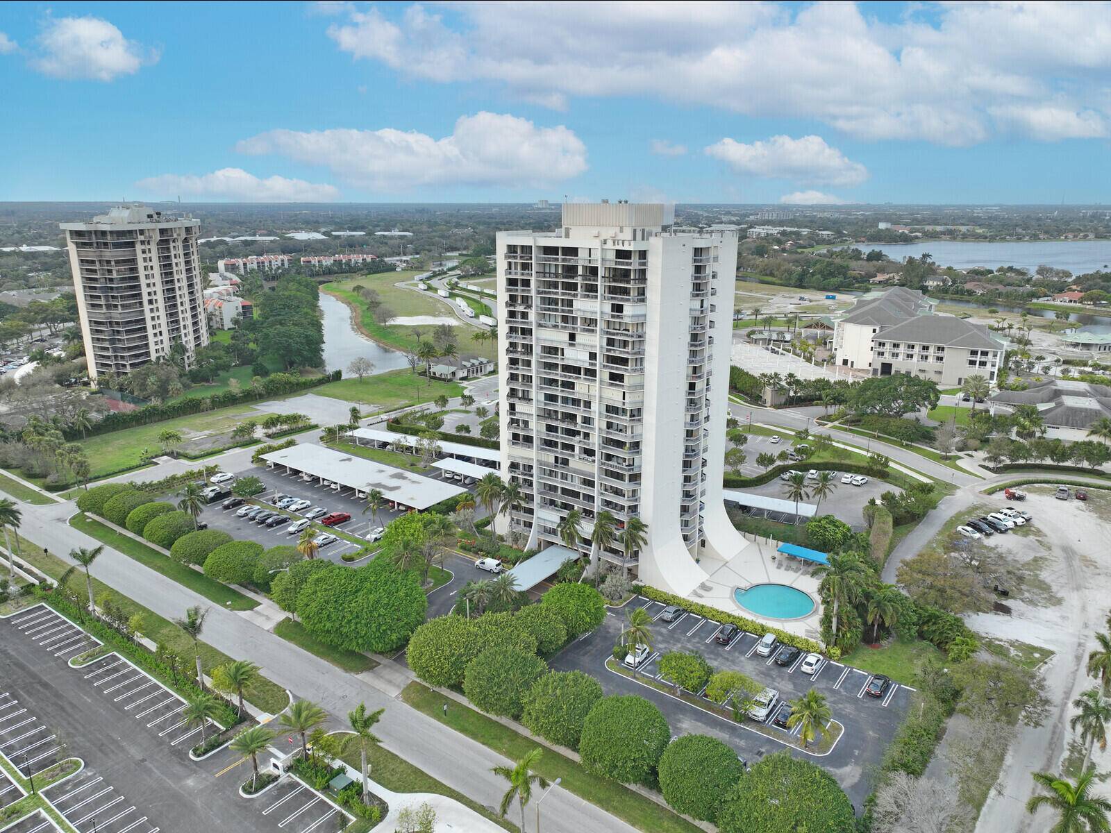 Unit 401 at the Lincoln Tower is a 3 bed, 2 bath north facing unit with approximately 1, 500 sq ft of living space and 2 private balconies.