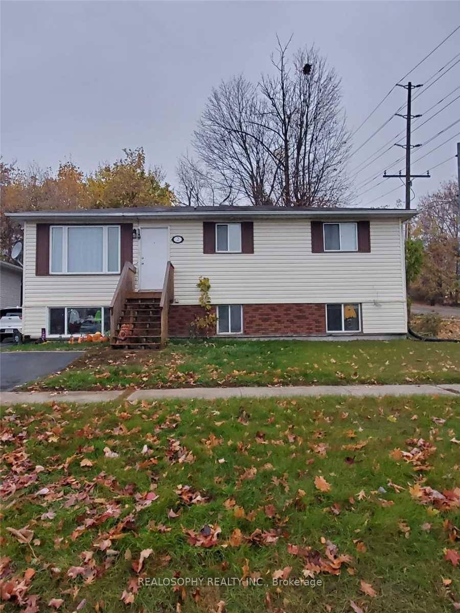 Bright amp ; cozy legal duplex in the heart of Orillia with 2 self contained units, each approx.