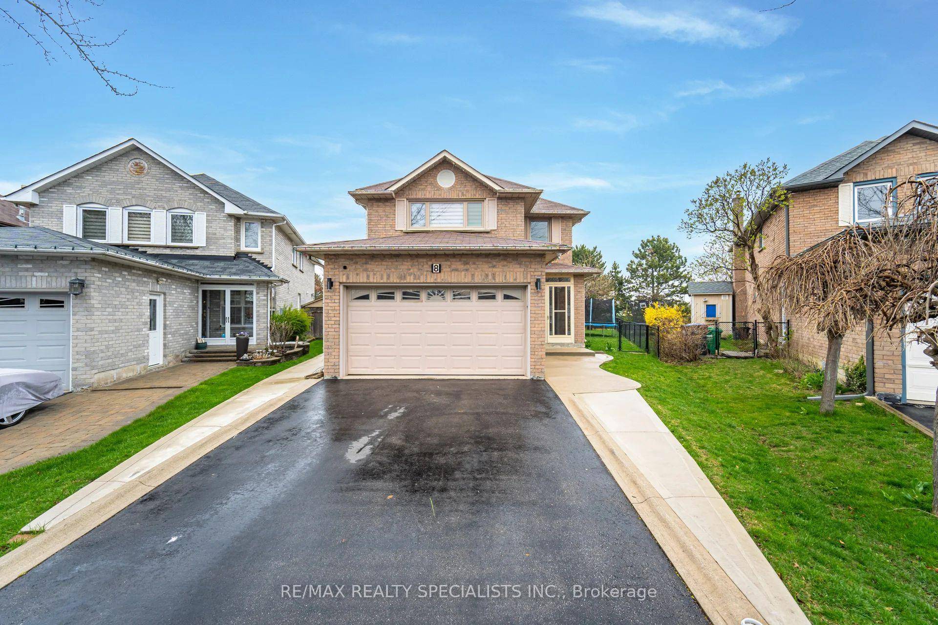 Welcome to this beautiful 4 3 bedroom, 5 washroom with Legal 3 1 bedroom basement detached in residential area.