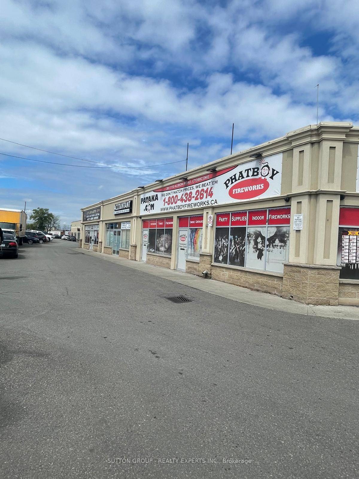 Prime Commercial Office Unit for Sale !