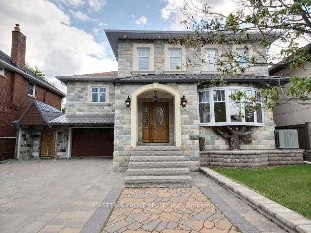 Executive 5 B R Home In Lawrence Park South Community.