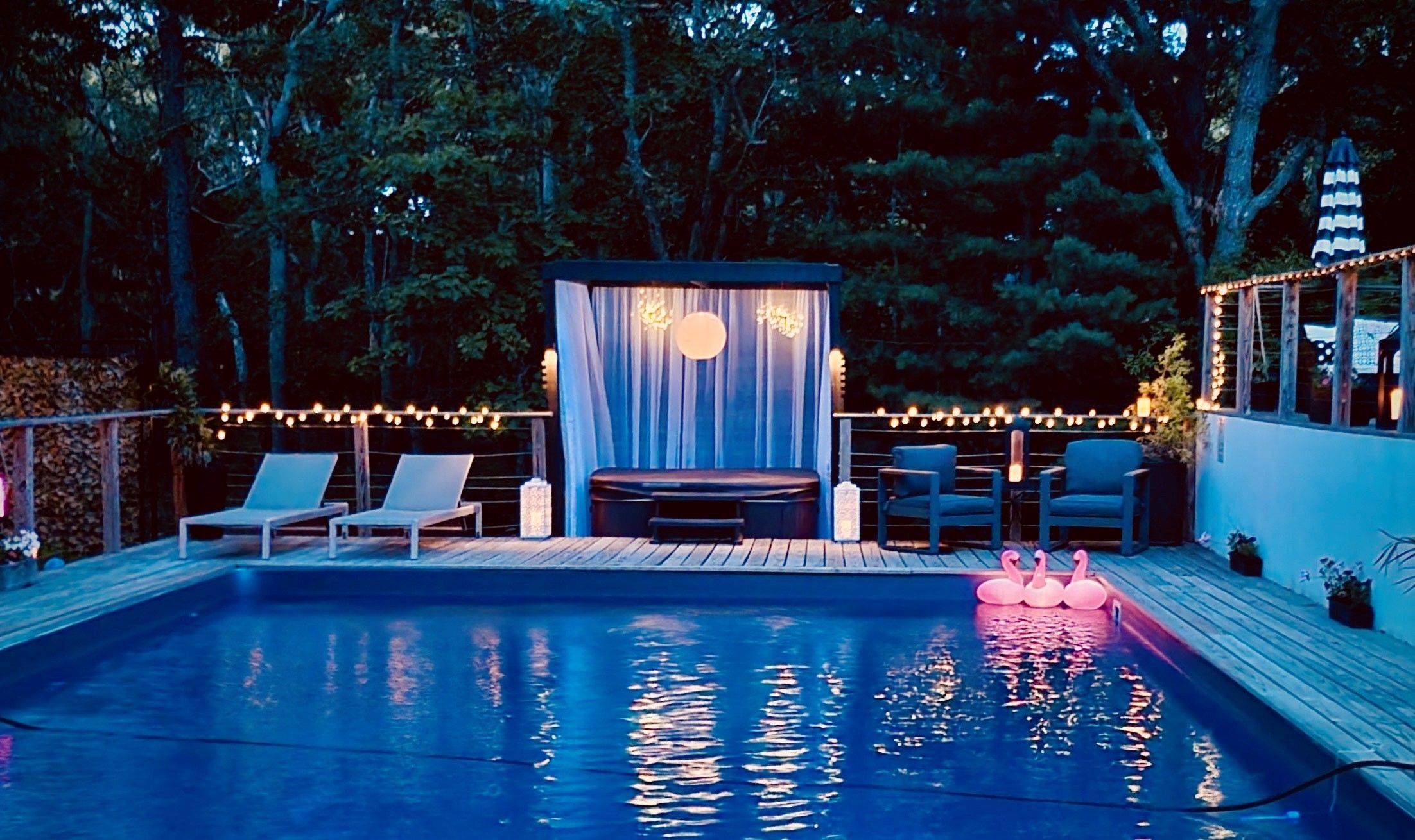 Spend July in EH NW Bright Contemporary with Pool and Hot Tub! 