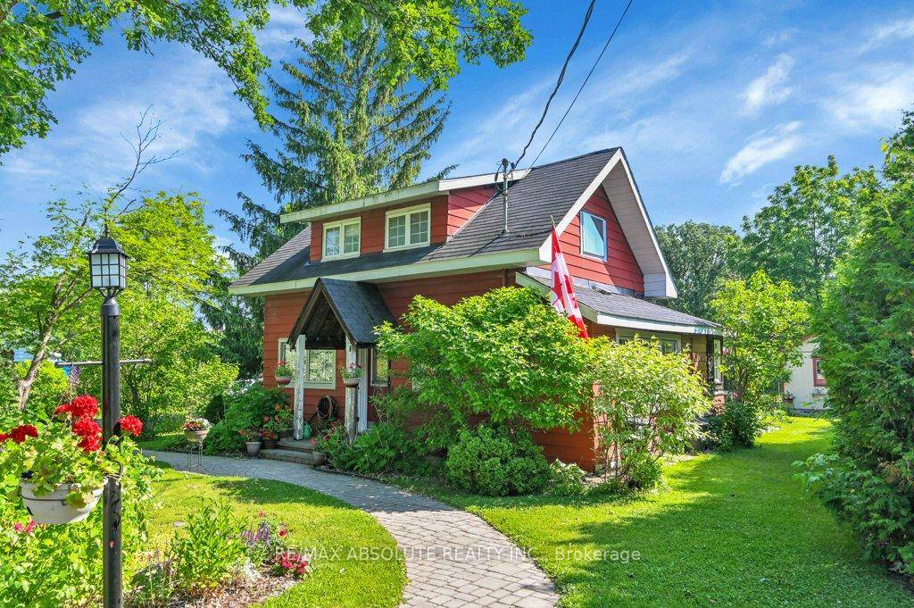 A wonderful opportunity to own a detached home on a beautiful lot within the Village of Cumberland.