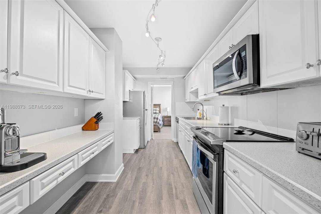 EASY TO SHOW ! Enjoy the best of South Florida beach living at Emerald Tower, a well maintained condo offering intercostal access and PRIVATE BEACH ACCESS to El Mar Beach ...